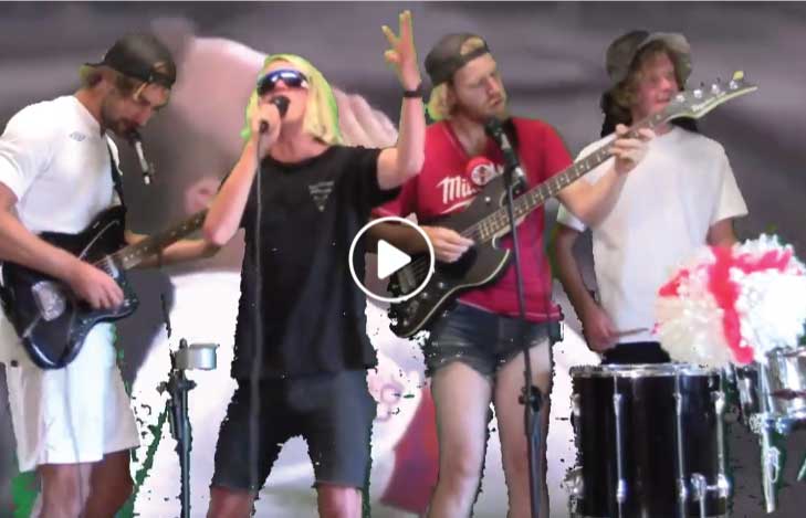 HALF KUT FOOTBALLZ COMIN HOME