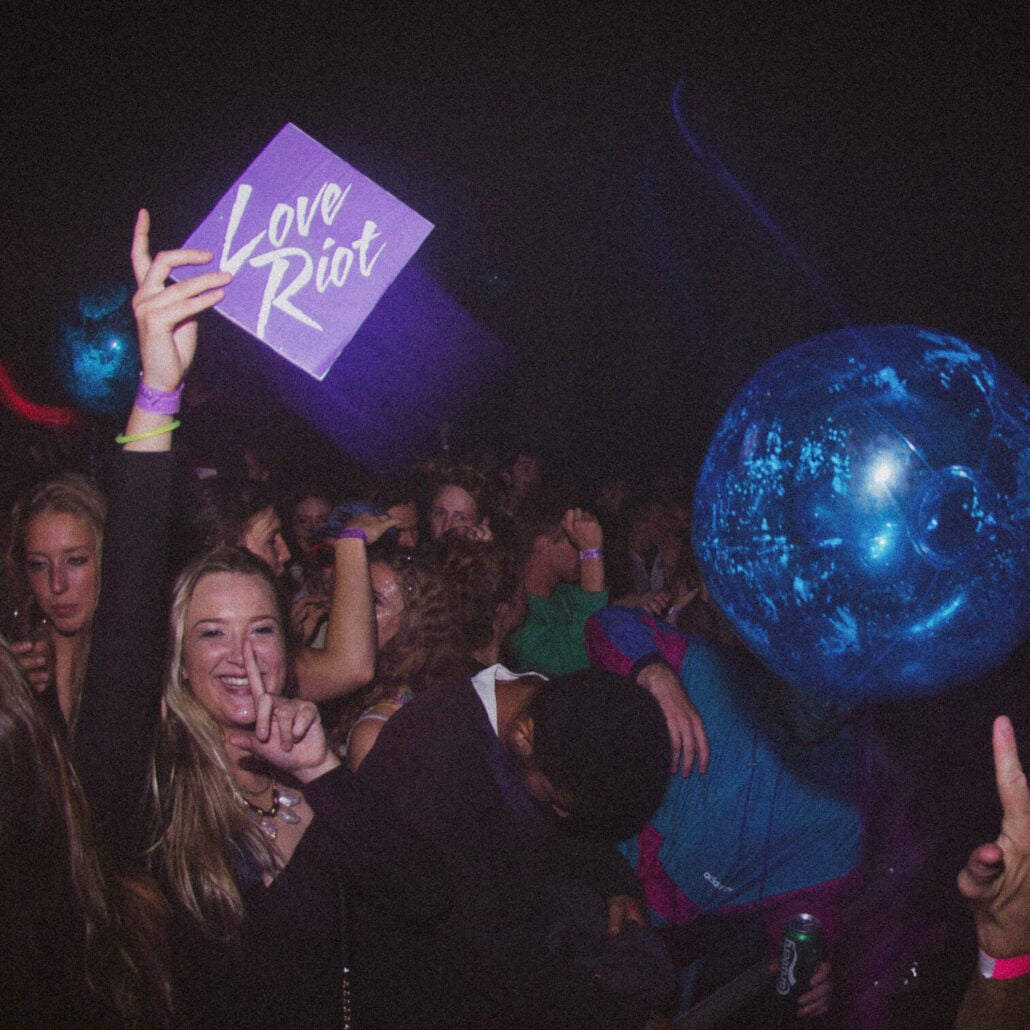 Love Riot party SQ