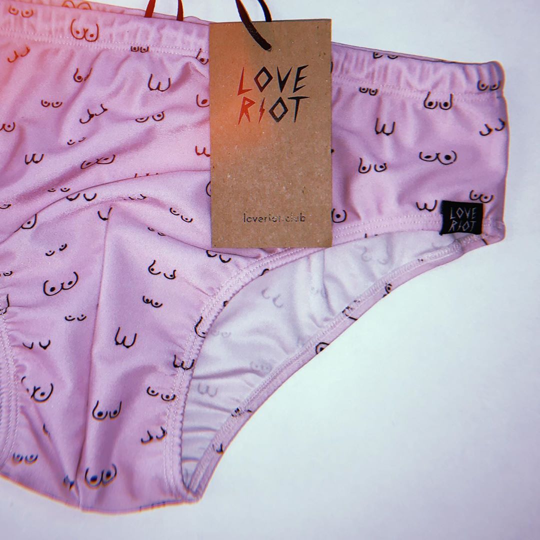 Love riot club boobscape trunks